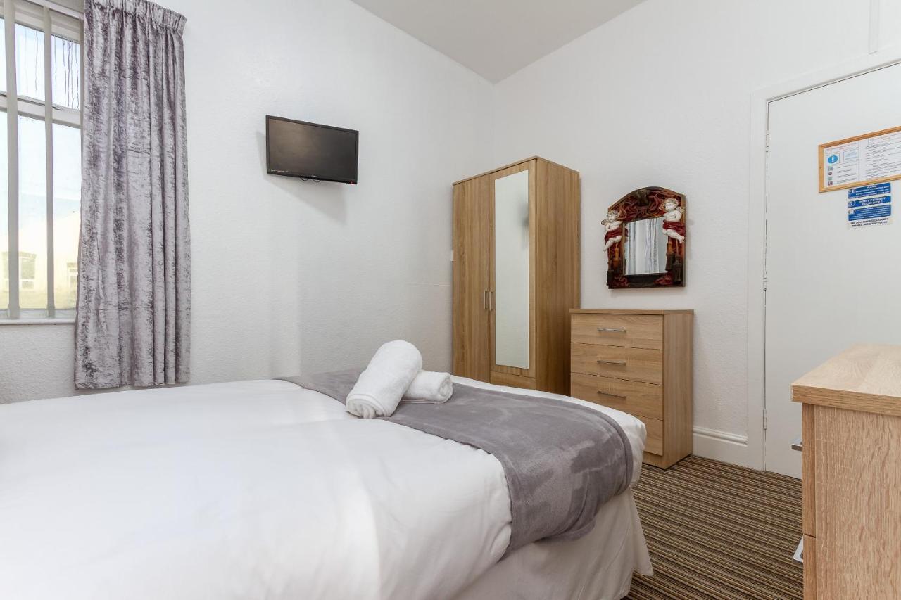 The Sandringham Court Hotel & Apartment Welcoming Large And Small Groups For 15 Years Blackpool Kültér fotó